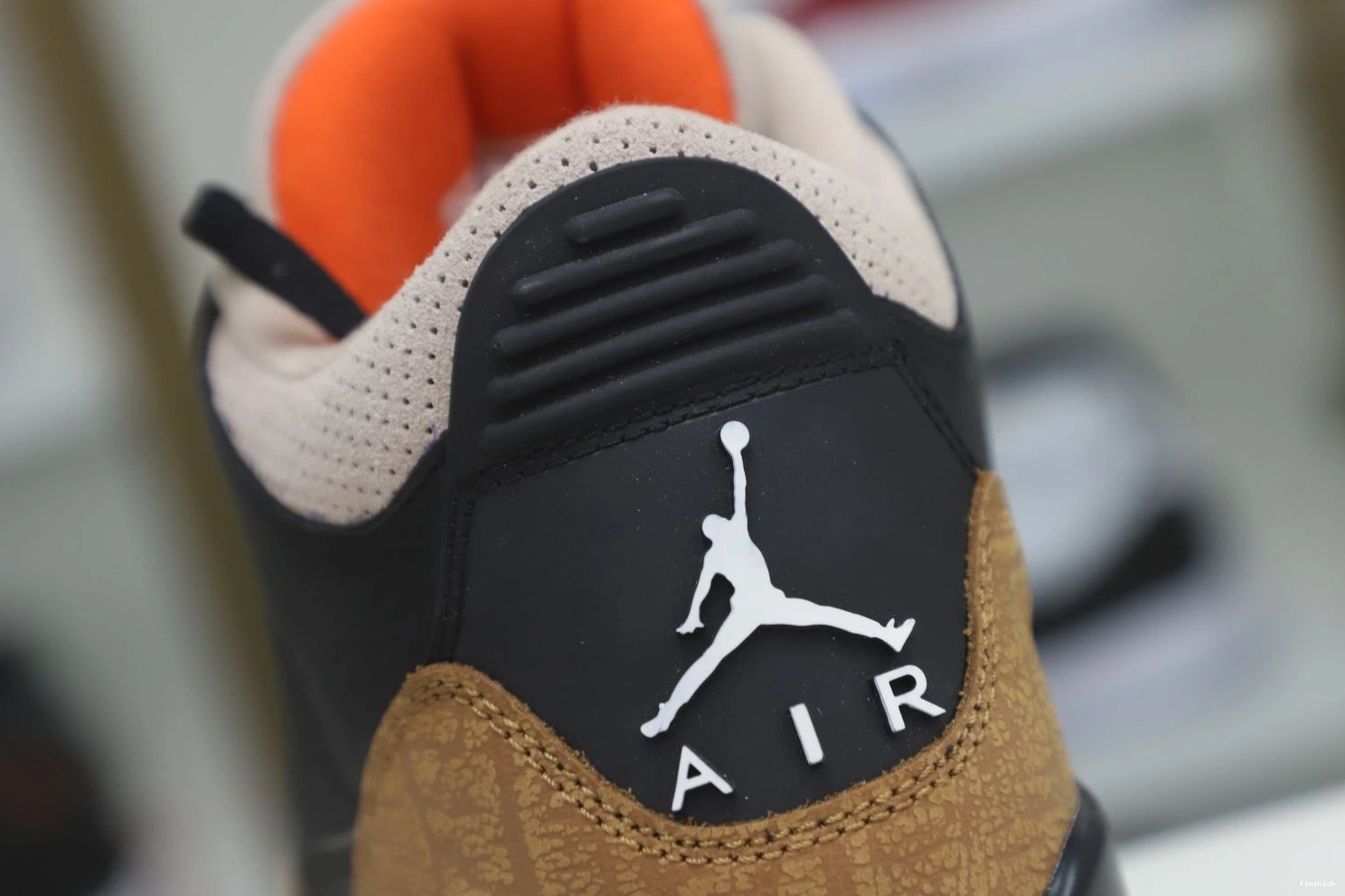 AIR DESERT 3 JORDAN CT8532 CEMENT 1017